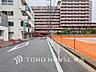 外観：生活利便に優れた住環境に立地し、ゆとりある生活が送れます。