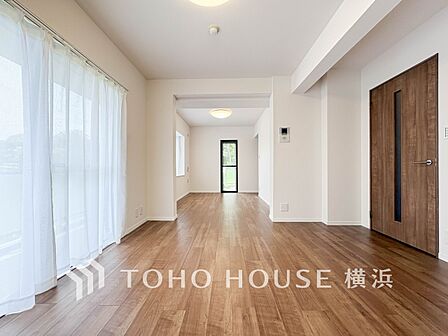和やかで洗練された空間の演出。寛ぎとコミュニケーションを育む居心地のよい場所。