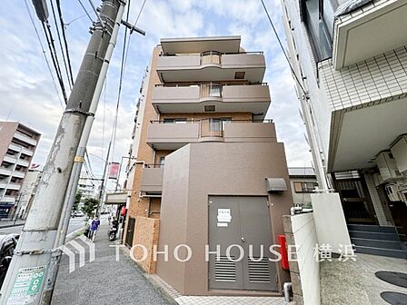 生活利便に優れた住環境に立地し、ゆとりある生活が送れます。