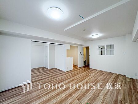 家族と過ごす時間を大切にしたい方にぴったりの明るくゆとりある住空間です。