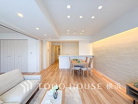 家族と過ごす時間を大切にしたい方にぴったりの明るくゆとりある住空間です。