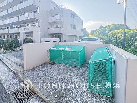 共同ごみ置き場。管理体制の行き届いた共同ごみ置き場はいつもきれいにされています。