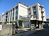 周辺：川崎市立日吉小学校　550m　徒歩7分。小学校が近いのは子育てファミリーにもおすすめのポイントです。 