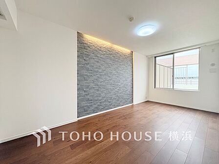 一日の疲れをいやしてくれる寝室。時を忘れて過ごす場所として過ごせるお部屋。