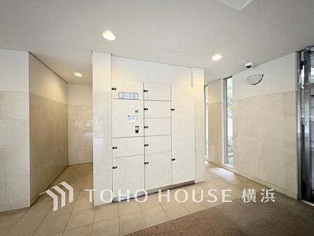 普段留守がちなご家族にも安心な宅配ボックスを完備。再配達を頼む手間を省ける嬉しい設備です。