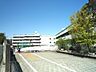 周辺：横浜市立松本中学校　1700m　徒歩22分。中学生の体力づくりにはぴったりの距離かもしれませんね。 