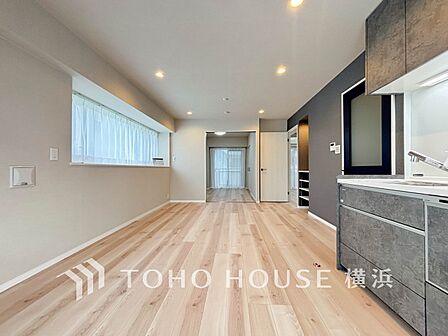 家族と過ごすひと時を溢れる光が優しく包み込むリビングダイニング。