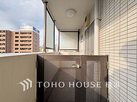 戸建感覚の玄関アプローチ。