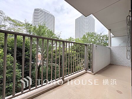 お部屋にも爽やかな風と暖かく柔らかな日差しが差し込み、毎日の暮らしを豊かに彩ります。