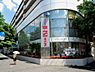 周辺：成城石井青葉台店　800m　10時～23時営業。オリジナルブランドのデザートに力を入れています。チーズケーキがおすすめ。 