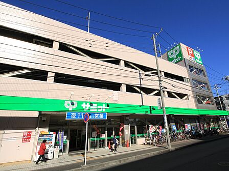 サミットストア 菊名店 800m 新鮮な野菜から魚・お肉など毎日食卓を飾る商品を多数揃えるスーパー。スマホ決済各種にも対応しています。