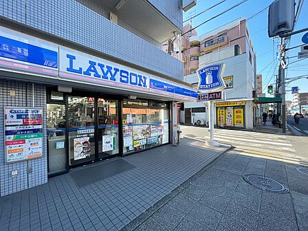 ローソン横浜本牧町一丁目店 400m 24時間営業。近くにあるとちょっとした買い物にも便利ですね。