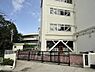 周辺：横浜市立蒔田小学校　650m　徒歩10分。小学校が近いのは子育てファミリーにもおすすめのポイントです。 