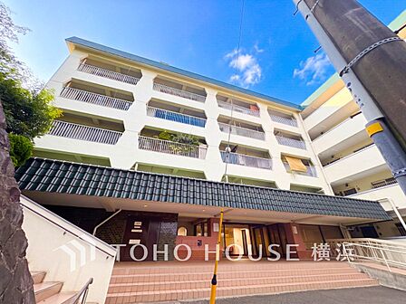帰宅されるご家族や訪れる方を優しく迎え、安らぎに満ちた生活空間を予感させてくれます。