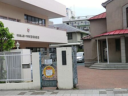 聖母幼稚園 240m キリスト教に基づいた教育を行っています。日本の伝統行事もそれぞれに工夫をして取り入れています。