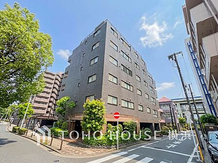 時間のゆとりと空間、爽やかな陽光がもたらす光と風を贅沢なまでに感じる暮らしが始まります。