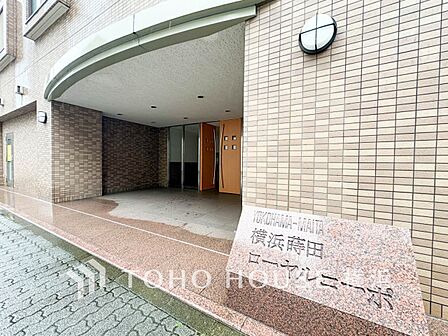 帰宅されるご家族や訪れる方を優しく迎え、安らぎに満ちた生活空間を予感させてくれます。