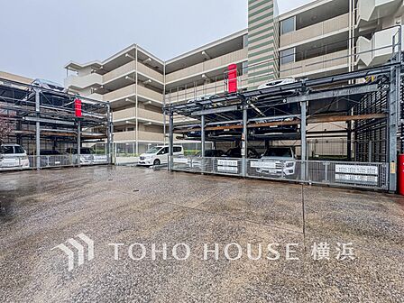 敷地内駐車場(空き状況はお問い合わせください)。