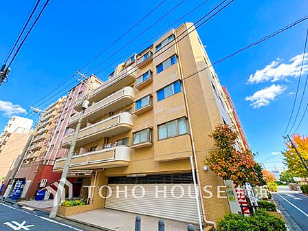 穏やかな風と陽光を導き、居住性を一段と心地よいものにしています。