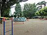 周辺：相模台公園　650m　軟式野球場とテニスコートを併設している公園。散歩をしたりと人々の憩いの場となっています。   