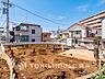 外観：街と住まいが心地よい暮らしを演出します。（2026年10月撮影）