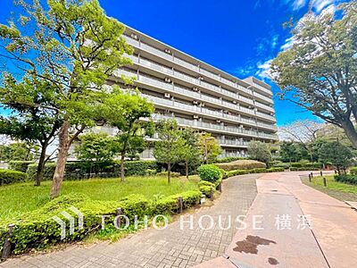 外観:青空を背景に更なる美しさを醸す佇まい。 外観:青空を背景に更なる美しさを醸す佇まい。