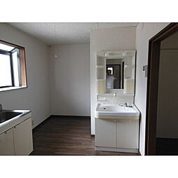 ヴァーチュパイルタウン 1-101 1階2DKの室内