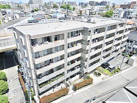 中浦和駅徒歩12分に加え、北浦和駅・浦和駅も徒歩圏内。浦和駅行きバス停までも徒歩3分と3駅利用可の好立地。人気の文教都市エリアです。