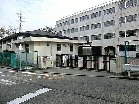 横浜市立南希望が丘中学校まで800m