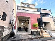 埼玉高速鉄道「南鳩ヶ谷」駅×JR京浜東北線「蕨」駅の2駅2路線利用可能な好立地！かわいらしい外観の都市型3階建て住宅です！各居室に収納を完備した4LDKプランで、浴室乾燥機やペアガラスなど設備も充実！