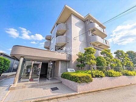 最上階の南東向き住戸につき日当たり＆眺望良好な2LDKプラン！2021年10月に内装リフォーム履歴があり室内大変きれいにお使いです！さらに2026年6月にはハウスクリーニングを実施しています！