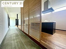 高岡町築浅デザイナーズ住宅 3LDKのリビング/ダイニング