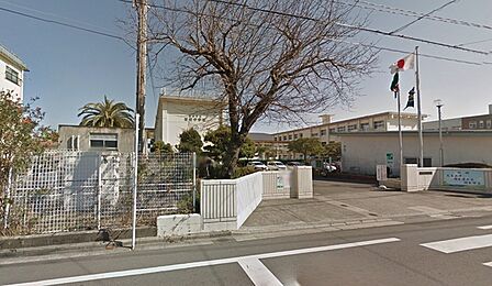 宮崎市立宮崎中学校まで530m