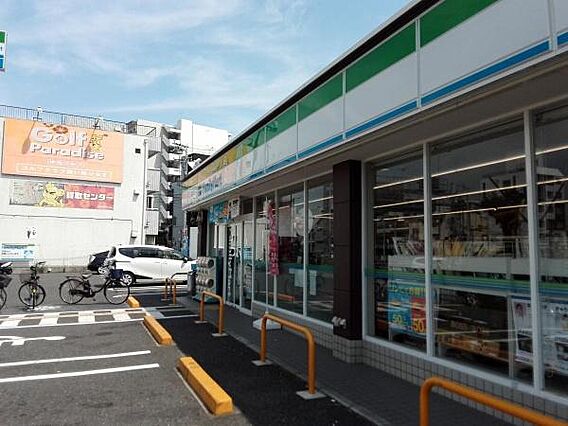ファミリーマー...