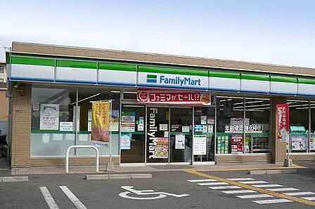 ファミリーマート岸和田並松店まで376m