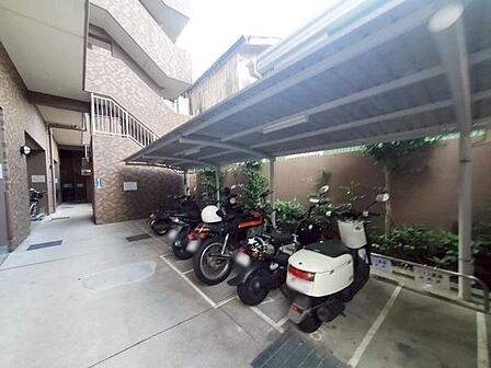 バイク置場です!