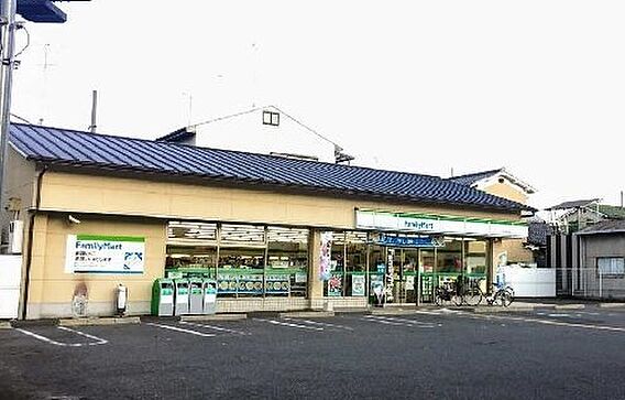 ファミリーマー...