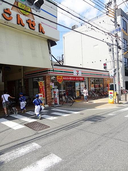 画像24:セブンイレブン大阪三泉市場通店まで466m
