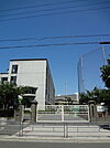 大阪市立港中学校まで384m