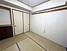 和室：収納付き和室です！※生成AIにより小物等撤去しております。