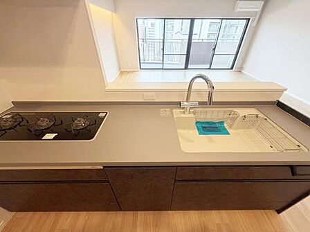 3口コンロで一度にまとめて調理ができます!