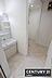 洗面：【　洗面所　/　Washroom　】清潔感溢れる洗面所は、忙しい朝もストレスフリーに身支度できそうな空間洗濯機置き場奥側に収納を置けるちょっとしたスペース完備！