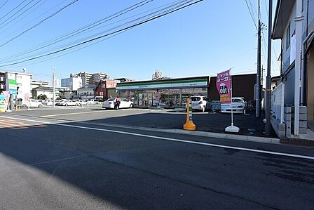 ファミリーマート新狭山店まで484m