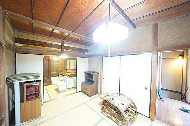 室内 八王子市初沢町1429-195