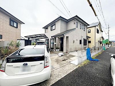 外観：敷地広々、日当たり良好な立地