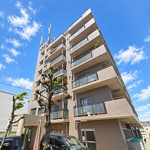 外観：外観／青空補正加工済み写真