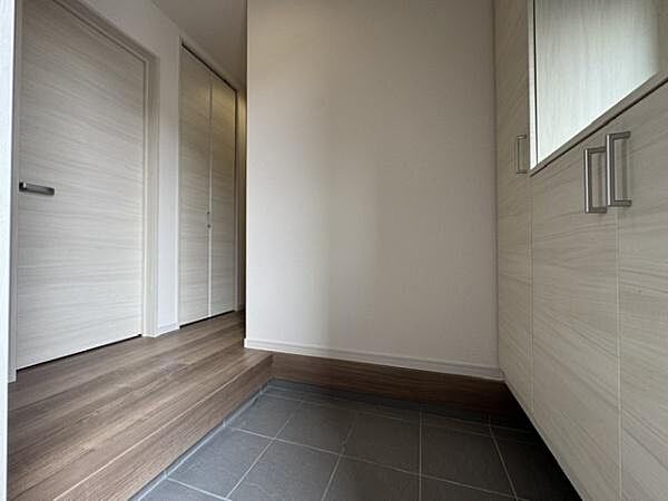 玄関を拡大表示
