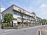 周辺：両新田小学校まで450m、両新田小学校450m(徒歩6分）