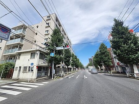 周辺のエリアで他にも沢山売りに出ている物件があります。インターネット掲載前の情報などもありますのでお気軽にお問合せください。まとめてご見学できます。 