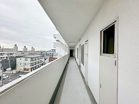 周辺のエリアで他にも沢山売りに出ている物件があります。インターネット掲載前の情報などもありますのでお気軽にお問合せください。まとめてご見学できます。